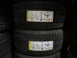 BLACKARROW  235/40 R19